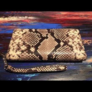 NWOT Michael Kors Wristlet/Wallet